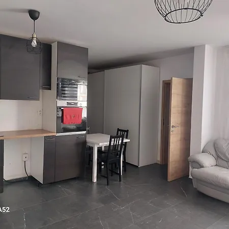 Apartment New Next To Old Town